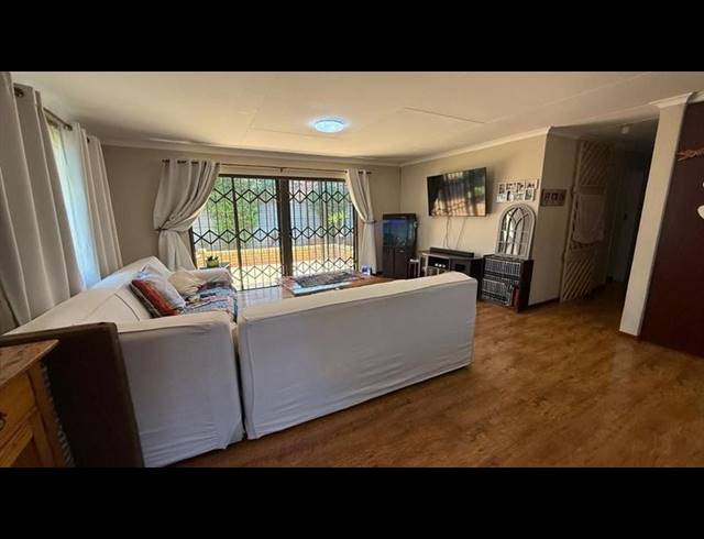 3 BEDROOM HOUSE FOR SALE IN VAN DYK PARK